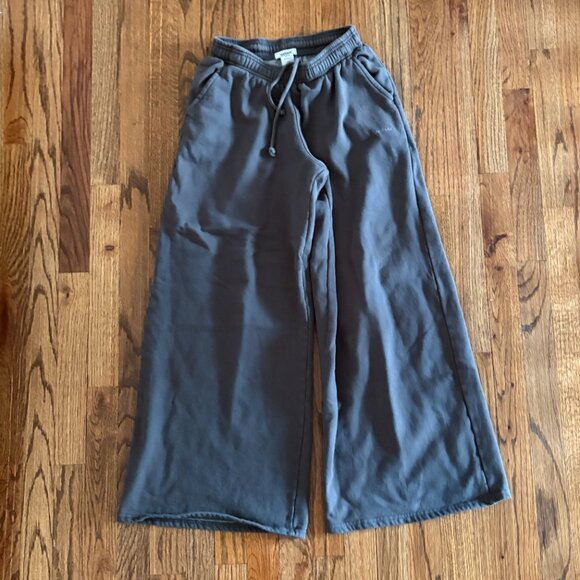 Garage Bundle 5 Pieces Jean Sweatpants Long Sleeve Short Sleeve - Picture 4 of 12